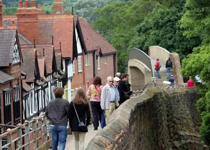Spacious Duplex 2 Bed Apartment Central Location By Canal - Chester Uk