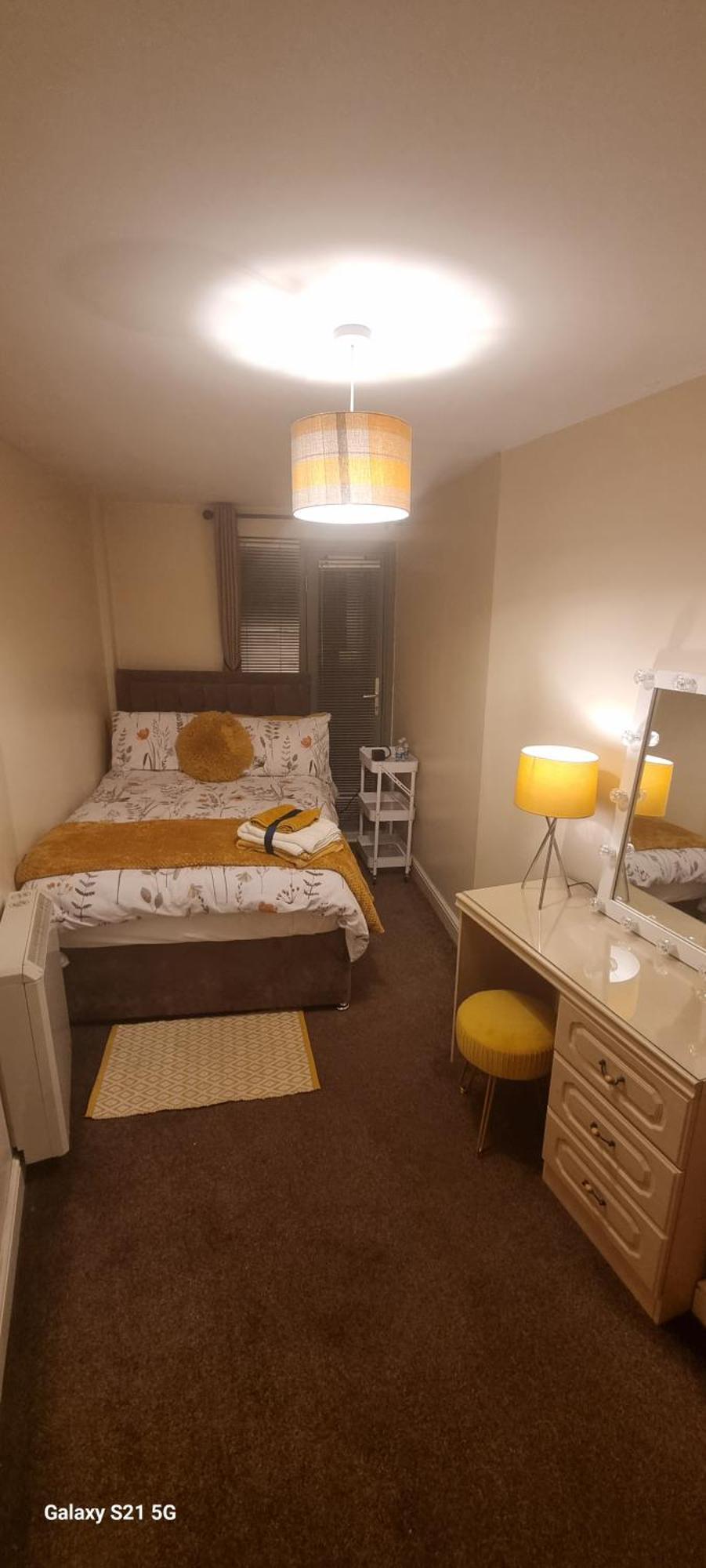 Spacious Duplex 2 Bed Location By Canal - Uk