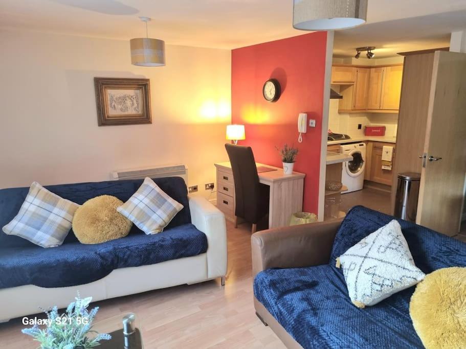 Spacious Duplex 2 Bed Location By Canal - Uk