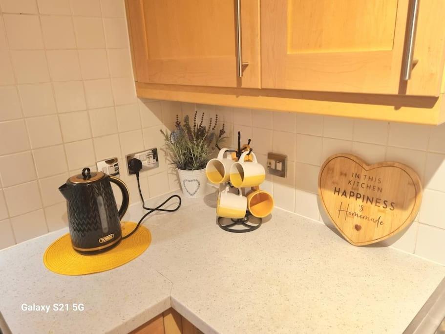 Spacious Duplex 2 Bed Location By Canal - Uk