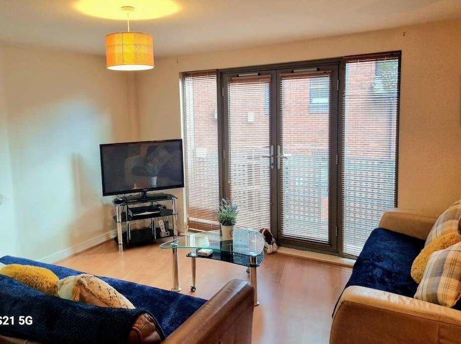 Spacious Duplex 2 Bed Location By Canal - Uk Apartment